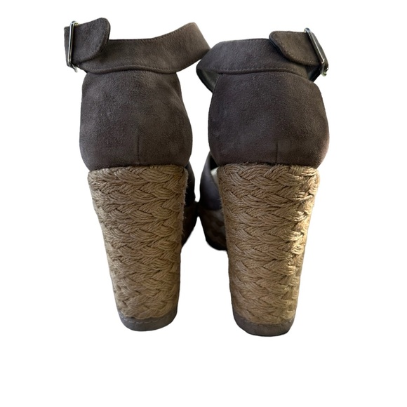 Stuart Weitzman women’s wedges - Picture 3 of 4